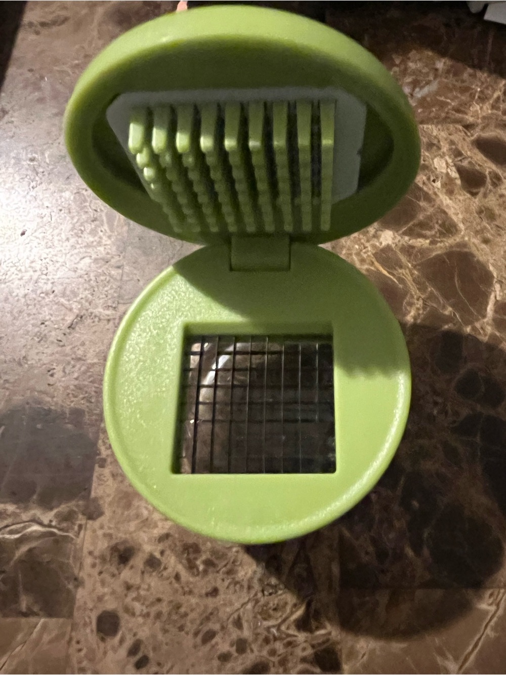 Food / garlic chopper